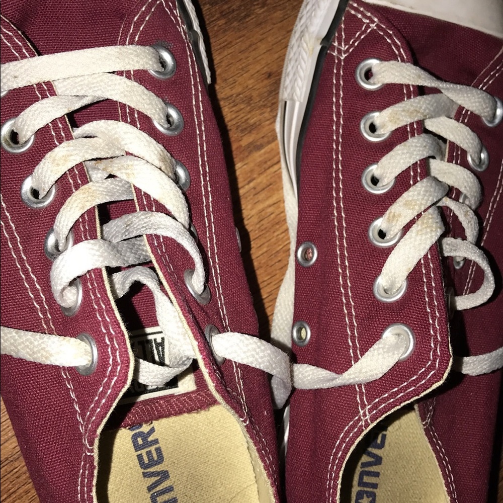 Maroon converse - Picture 6 of 6